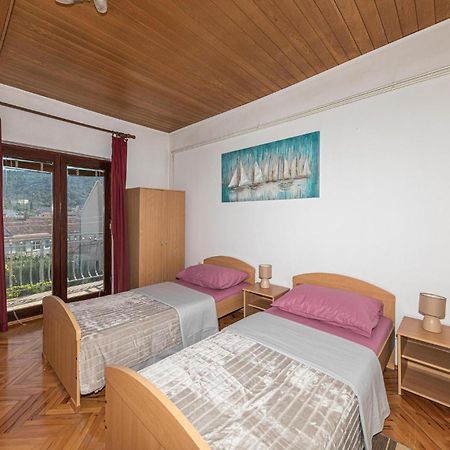 Gorgeous Apartment In Marina With Wifi Exteriör bild
